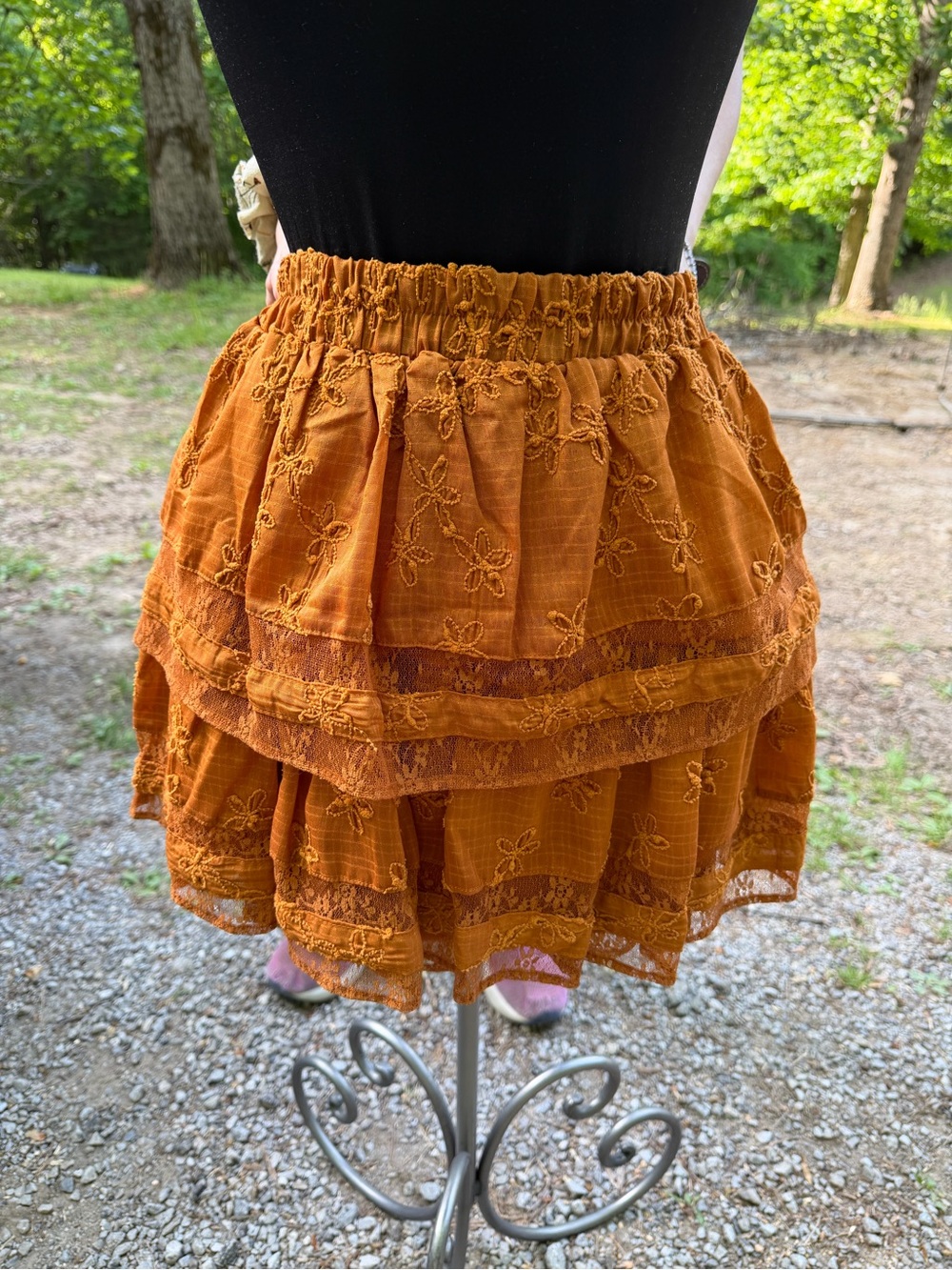 Francesca's Collections Rust Orange Tiered Lace-Trim Mini Skirt